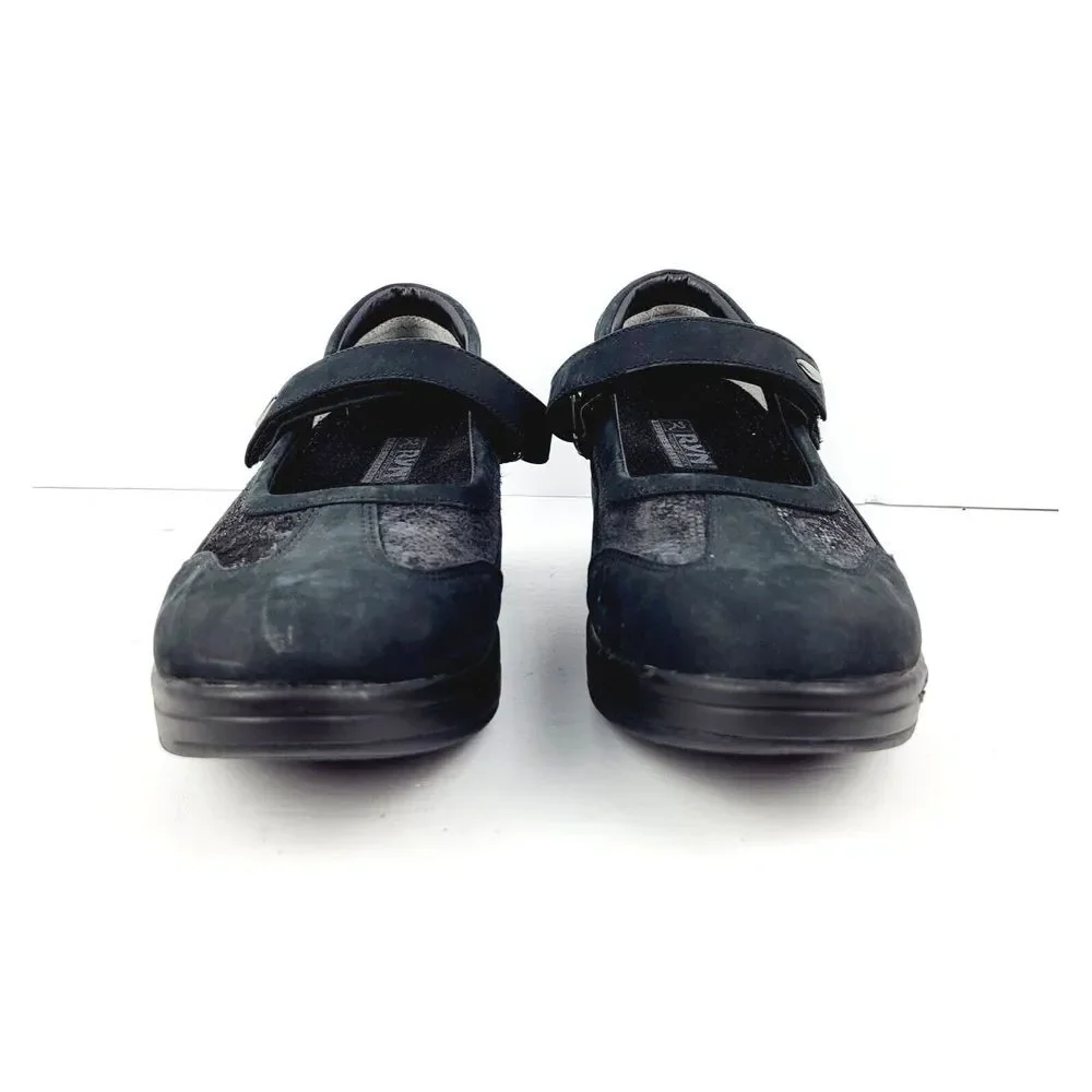 Ryn Women's Cindy Mary‎ Jane Walking Shoe - Size 8